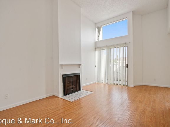 3rd image of 3685 Watseka Ave #202