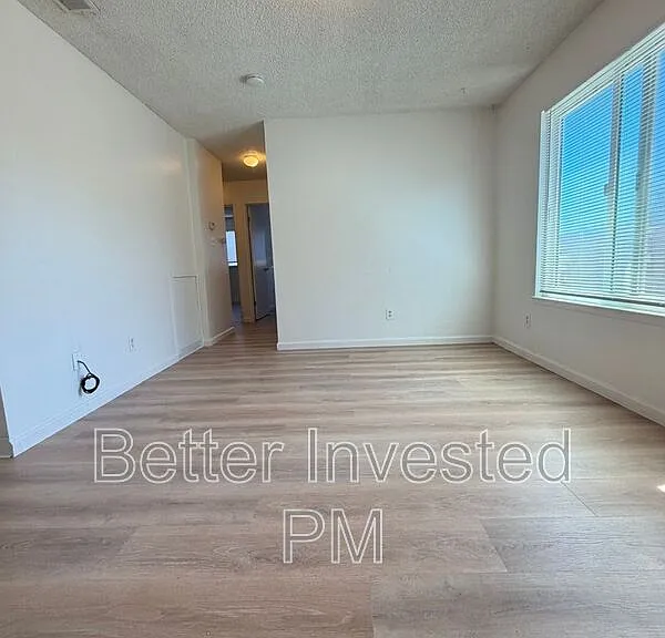 304 Cooper Ln #G — Photo 2
