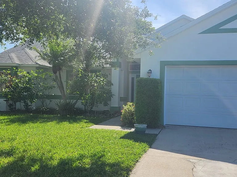 292 Carmel Dr — Photo 9
