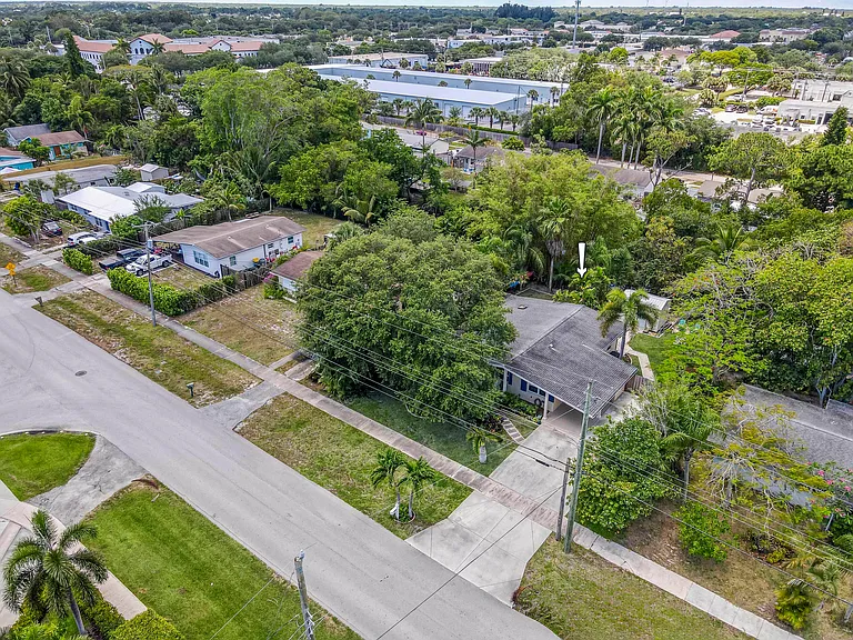 404 S Caloosahatchee Ave — Photo 36
