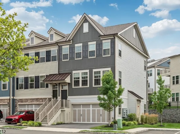 14 Marigold Ct, Warren, NJ 07059