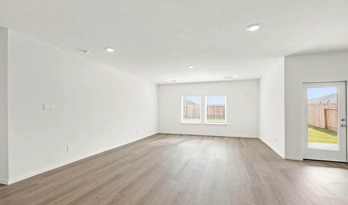 4 bed, 2173 sqft, $2,400 — Photo 4