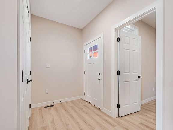 3rd image of 4647 17th Ave SW