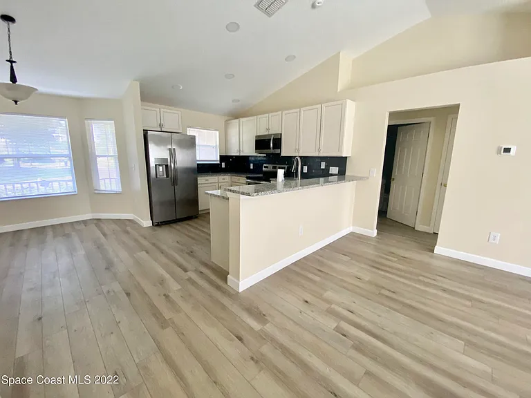 2435 Palisades Dr SE — Photo 12