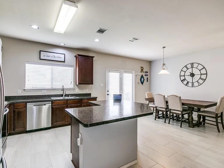 8633 Star Thistle Dr — Photo 10