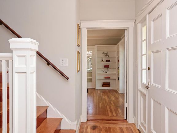 3rd image of 1015 Stanford Ave