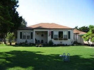 336 NW 2nd St, Moore, OK 73160