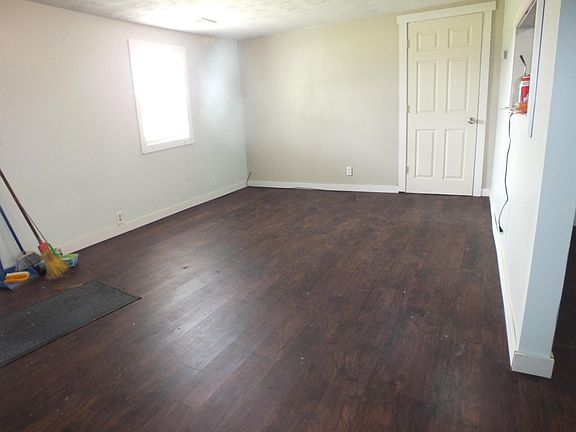 4th image of 3387 Ventura Blvd