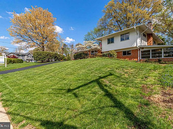 2nd image of 4525 Braeburn Dr