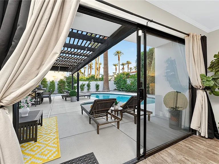 75407 Montecito Dr — Photo 32