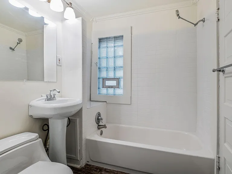 3325 Hennepin Ave — Photo 15