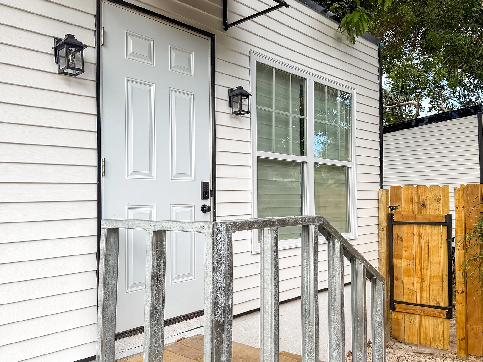 1 bed, 250 sqft, $1,800 — Photo 2
