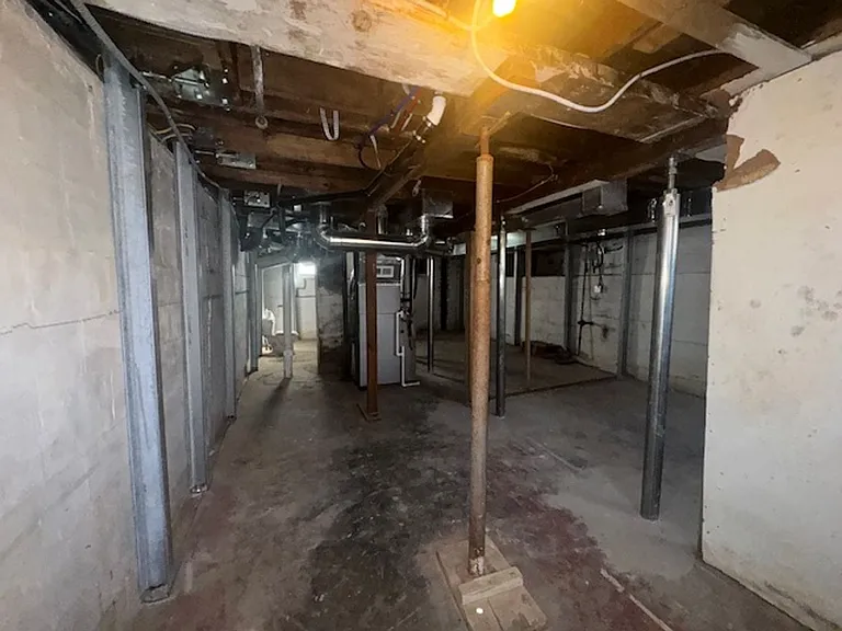 706 S Lake Ave — Photo 2