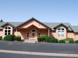 325 Cedar Ridge Dr, Cave Junction, OR 97523