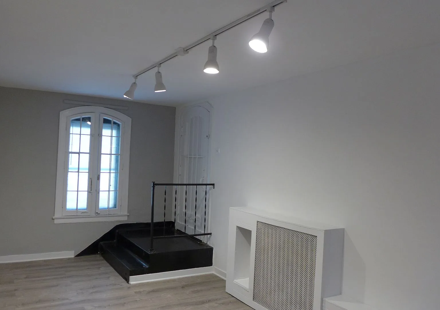 Lamon Courts Apartments — Photo 3