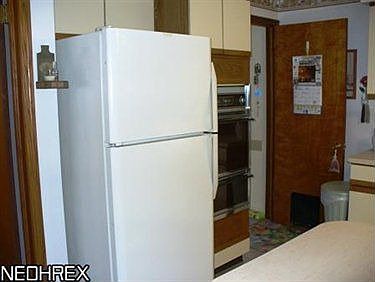 4th image of 3584 Sanford Ave