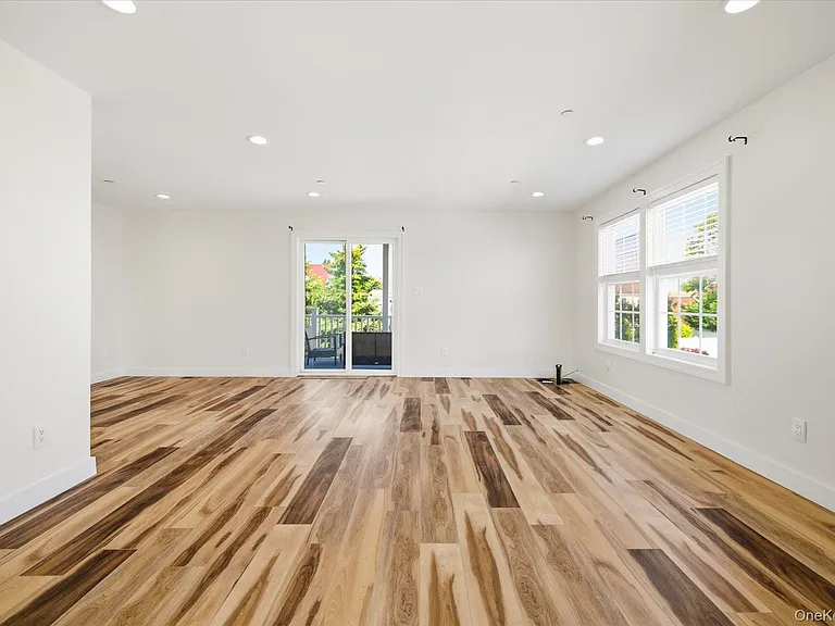 740 S Ocean Ave — Photo 20