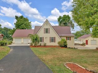 444 Baywood Dr, Piney Flats, TN 37686