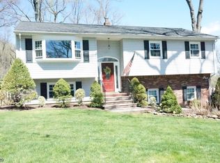 1 Arlington Dr, Denville, NJ 07834