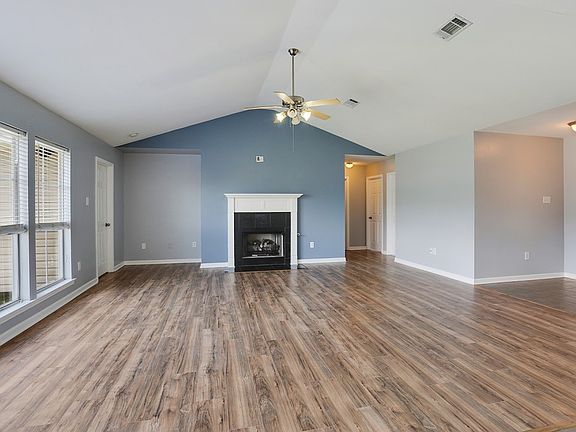 2nd image of 26433 Maplewood Dr