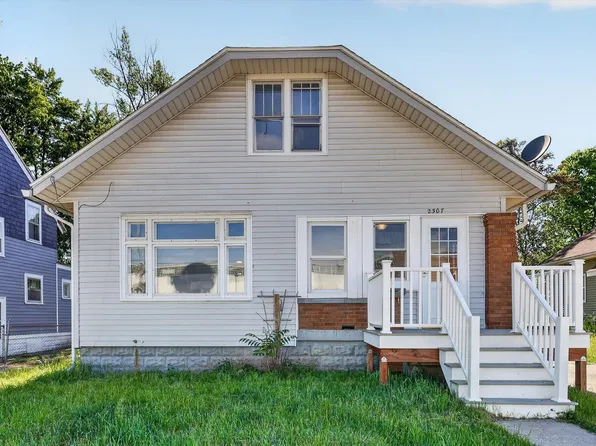 2307 Beverly Ave SW, Wyoming, MI 49519