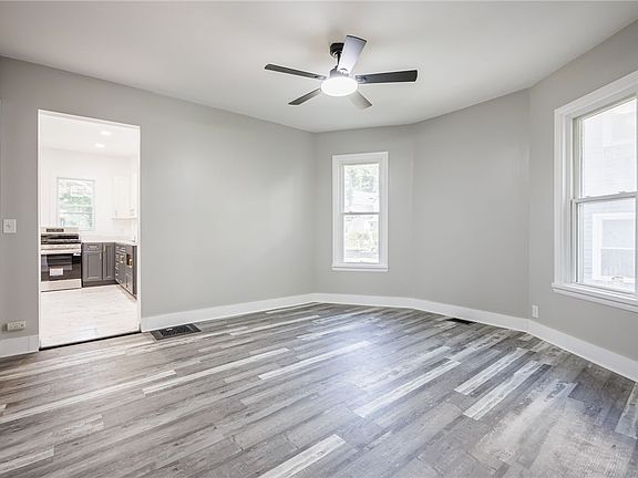 3rd image of 420 Columbia Ave