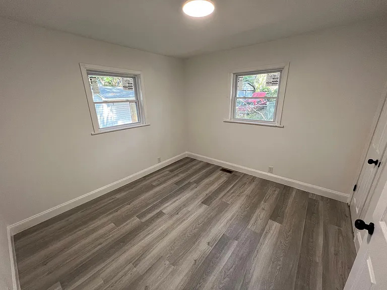 807 Price Ave — Photo 5
