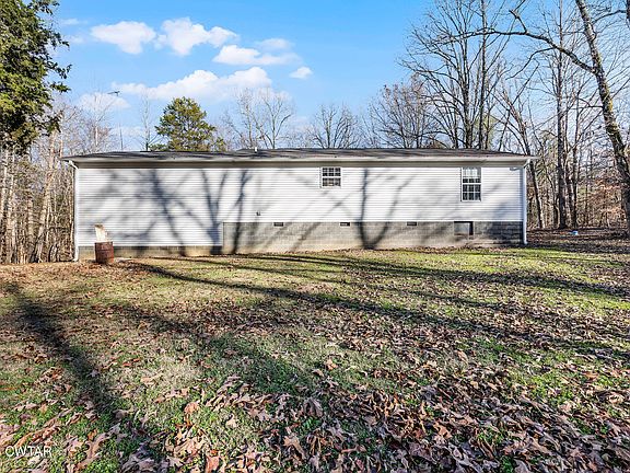 3rd image of 392 Howley Ln