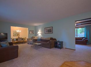 205 Heritage Cir N, Burnsville, MN 55337
