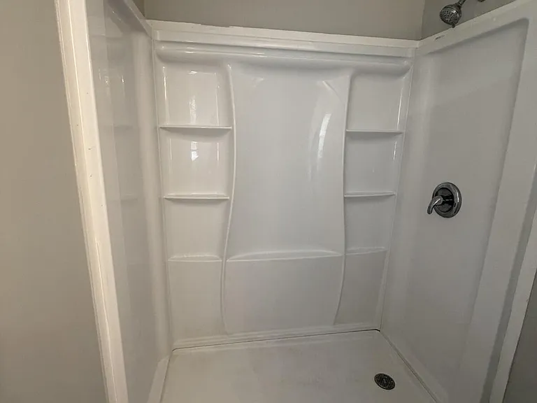 1746 Eldridge Ave — Photo 10