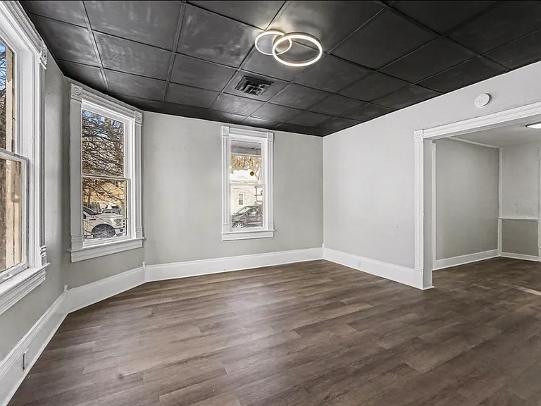 249 Washington Ave — Photo 7