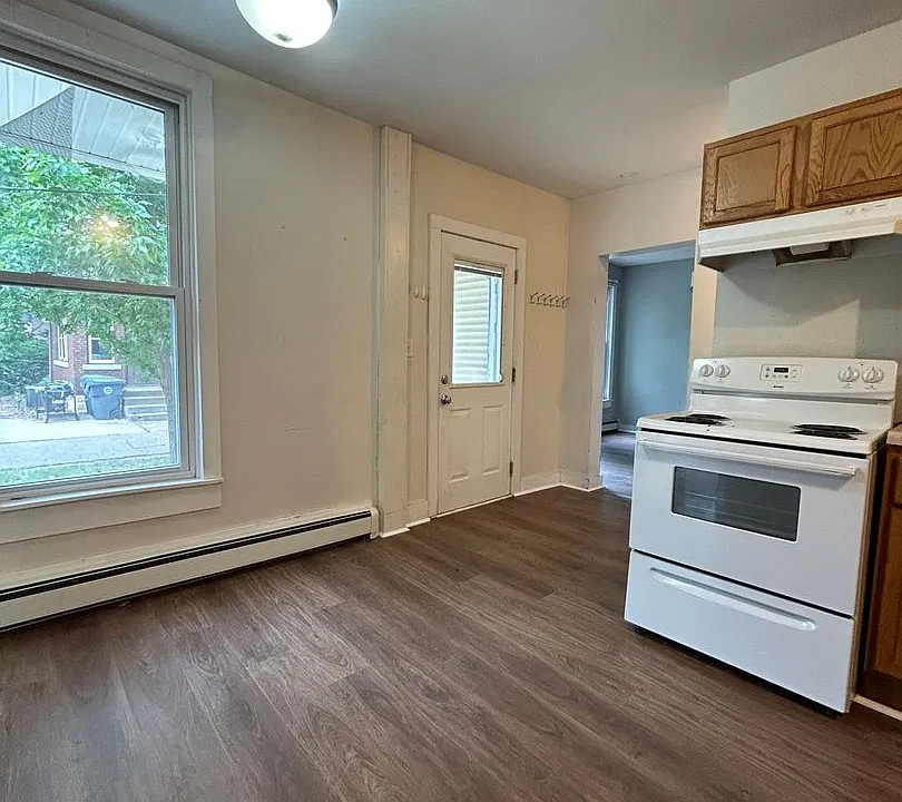 409 West Ave S