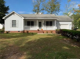 302 W 6th Ave, Raeford, NC 28376