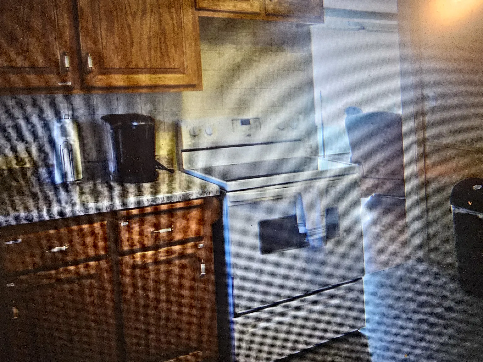 3 bed, 2100 sqft, $3,100 — Photo 2