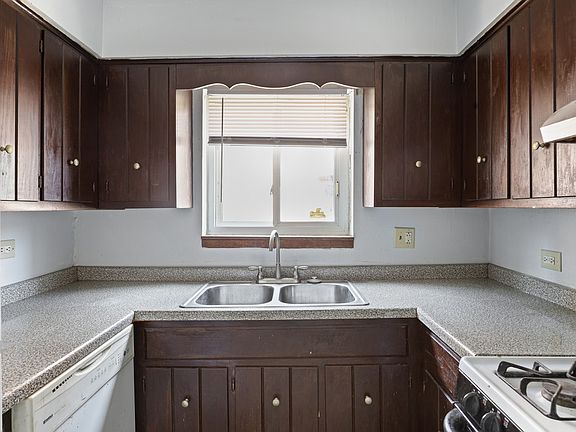 5th image of 668 Clyde Ave APT 2N