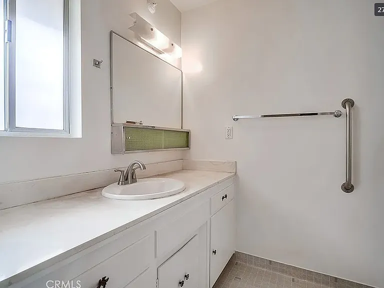 6310 Avenue De Palma — Photo 21