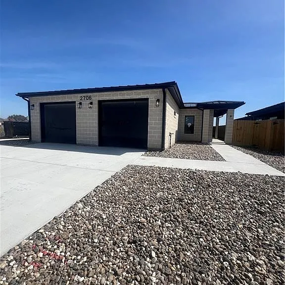 2706 Grace Cir #B — Photo 1