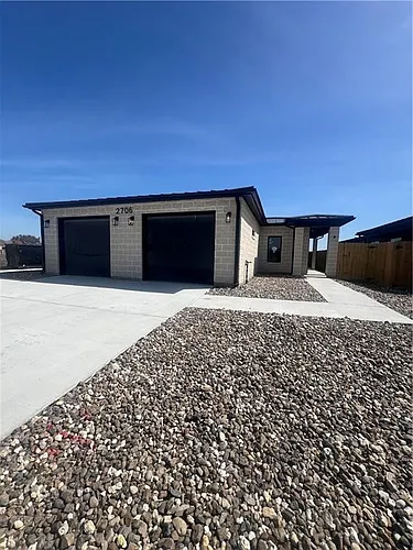 2706 Grace Cir #B Photo 1