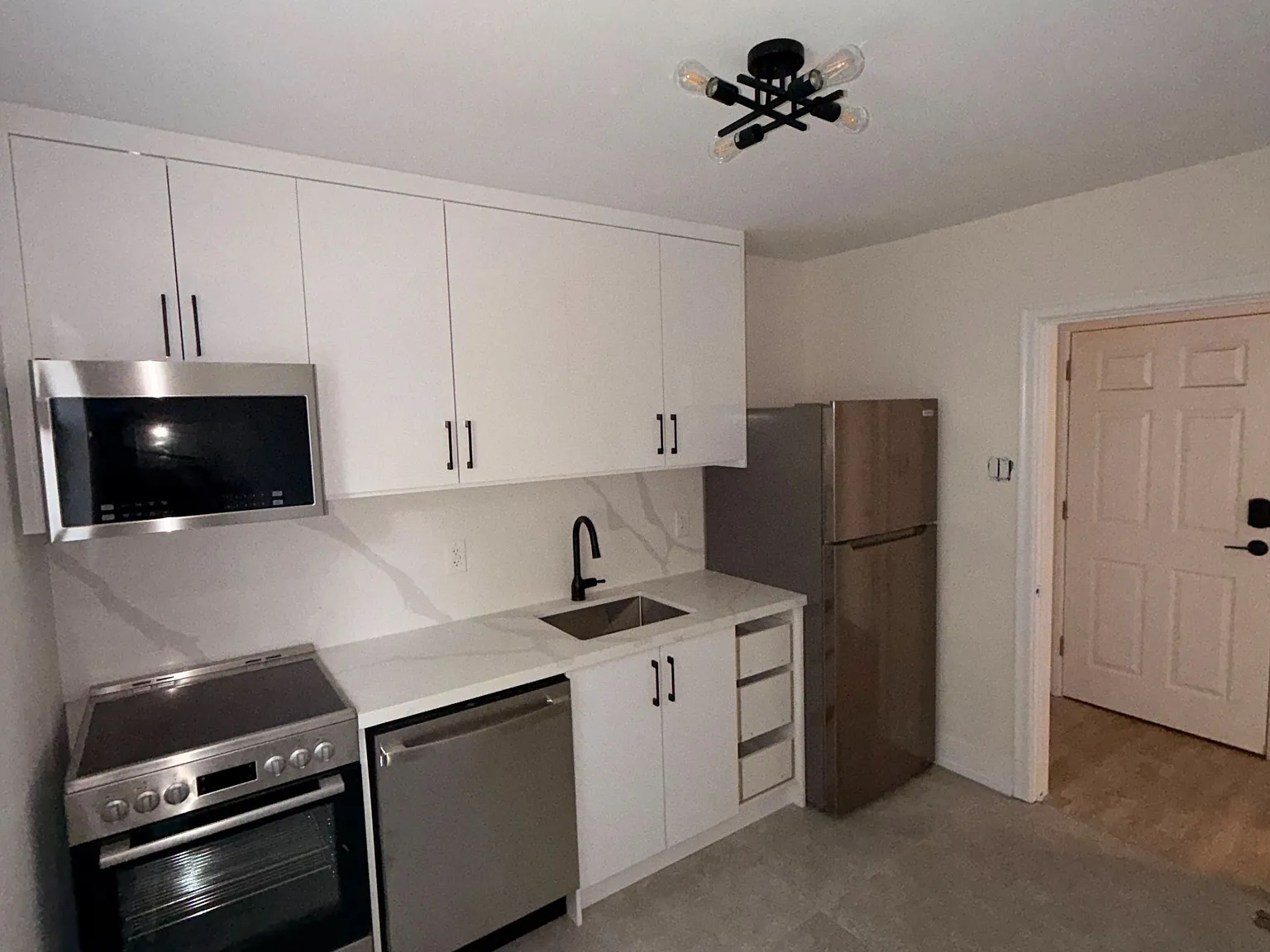 1 bed, $2,000 — Photo 3