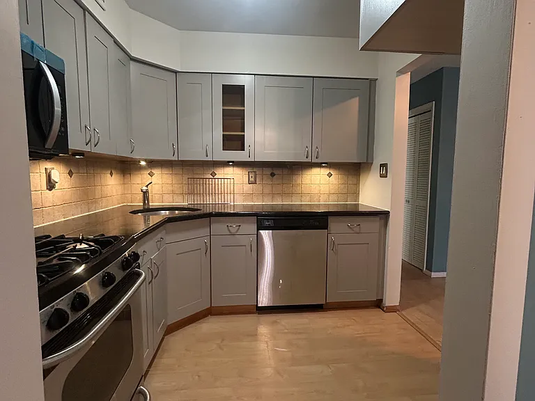 Fairview Cir — Photo 3