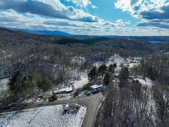 3rd image of 2832 Denton Valley Rd
