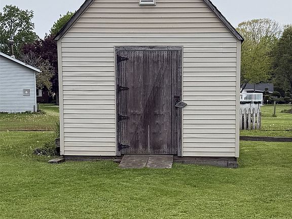 4th image of 616 Frick Ave