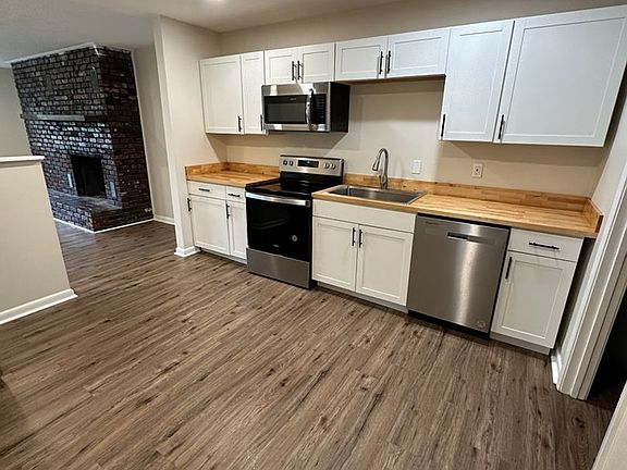 3rd image of 4059 Arbor Place Ln