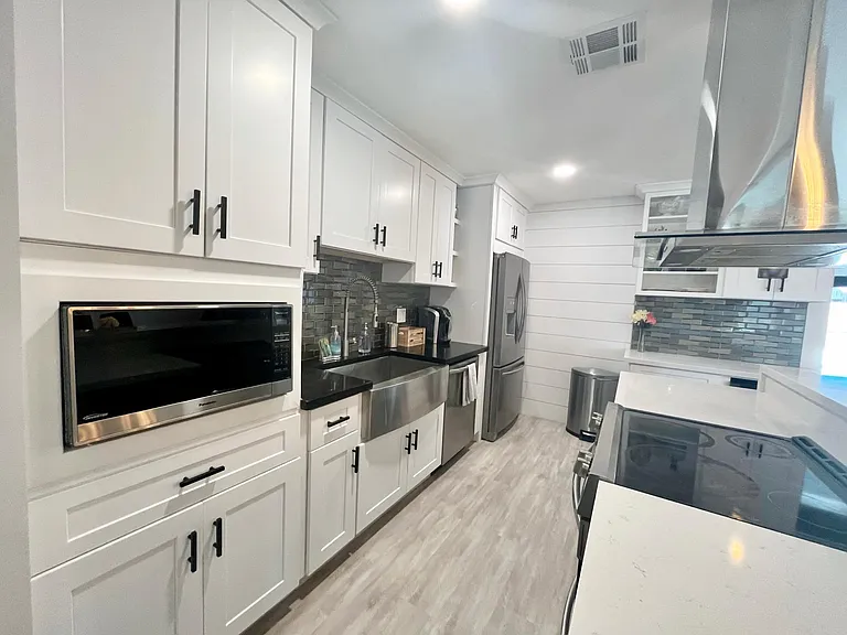 8602 E Highland Ave — Photo 6