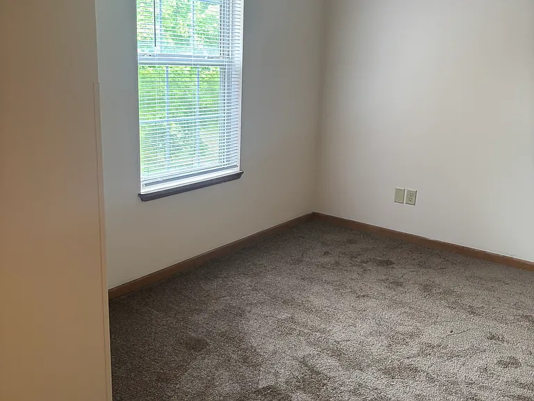 East Ridge Apartments — Photo 6