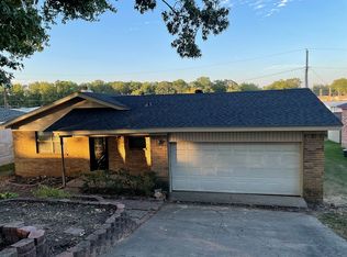 1103 Highland Dr, Jacksonville, AR 72076