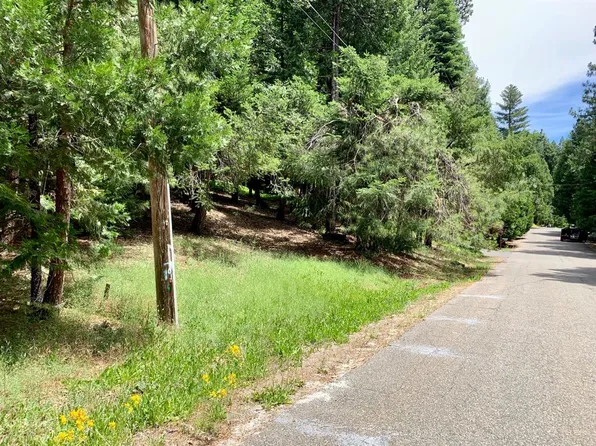 3309 Hazel St, Pollock Pines, CA 95726
