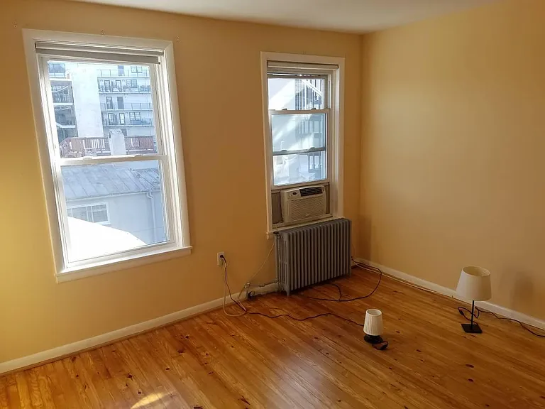 305 S Exeter St — Photo 7