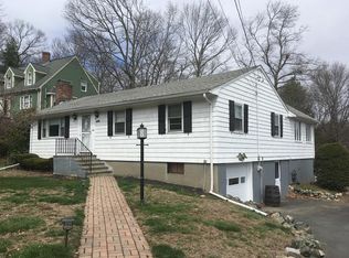 92 Waltham St, Woburn, MA 01801