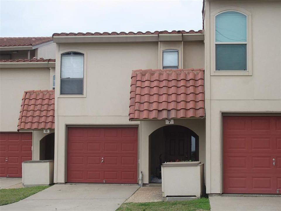 1st image of 7 Dana Dr #B